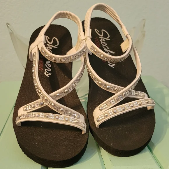 Skechers White Sandals with Silver Embellishments - Picture 3 of 4